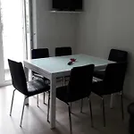 Residenza Lux Fronte Mare Vado Ligure