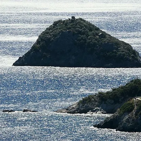 Residenza Lux Fronte Mare Vado Ligure