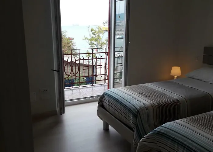 Residenza Lux Fronte Mare شقة فادو ليكوري